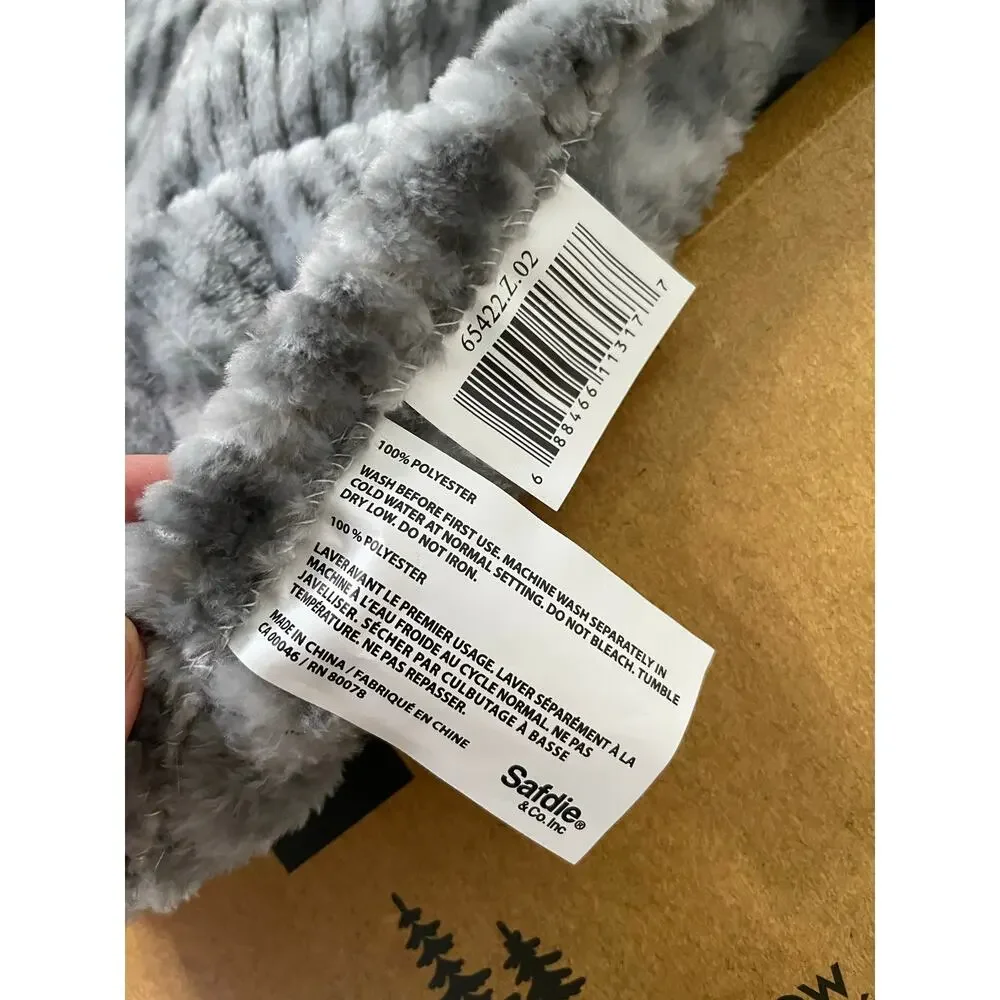 New Ribbed Flannel Fleece Throw Red White and Gray size 48”x60” Super Soft